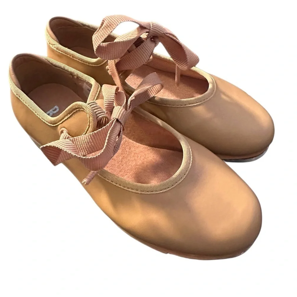 NEW Girl's Annie Tyette Dance Shoe Size Little Girl 8.5 Beige